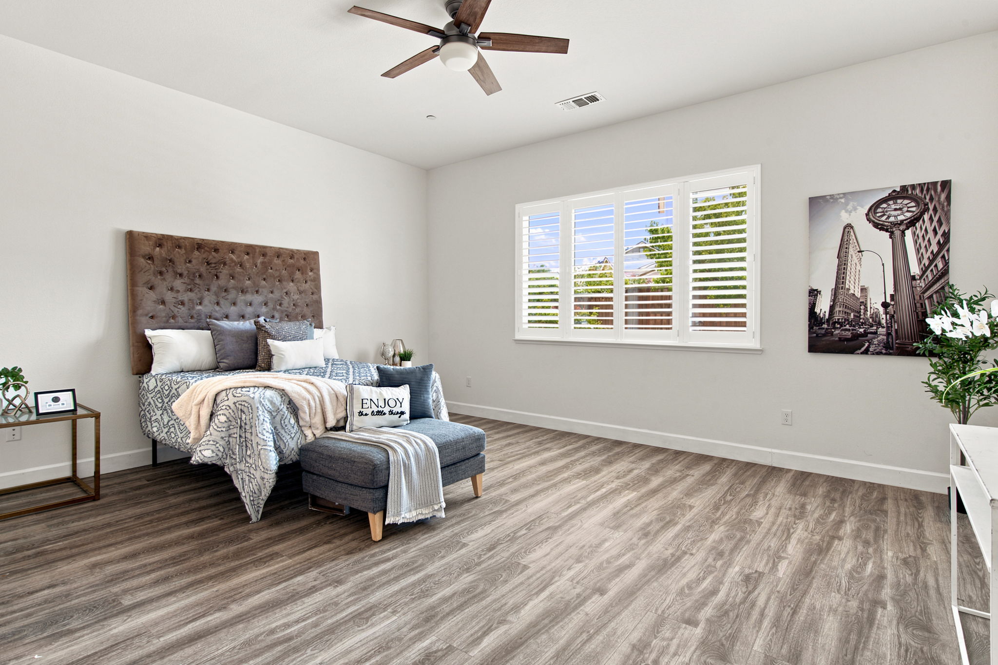 1505 Perkins Place living area
